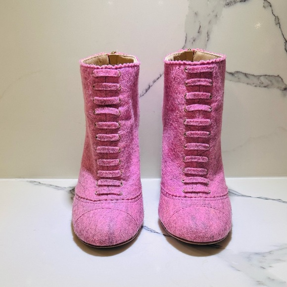 CHANEL PINK CHINE FELT AND GOLD QUILTED HEEL ANKLE BOOTS - Picture 3 of 12